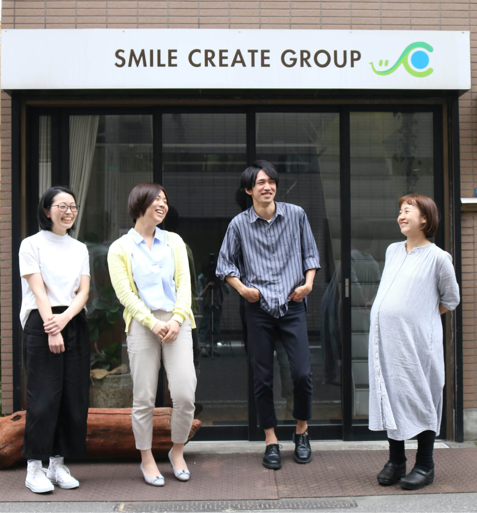 写真：スマイルクリエイトグループの社員